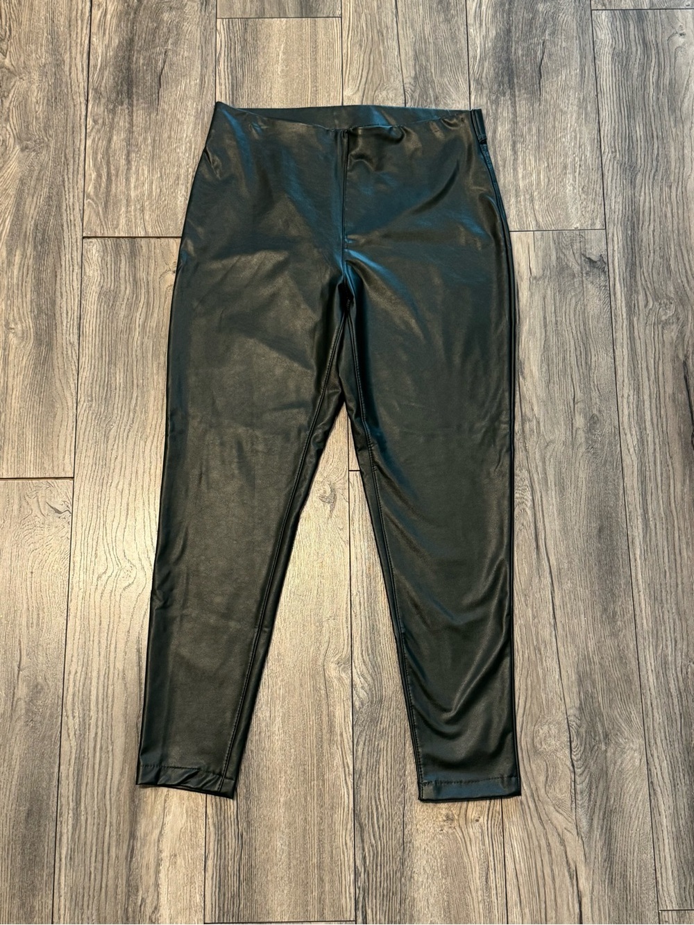 Vince Camuto Black Faux Leather Straight Leg Pants Size Medium